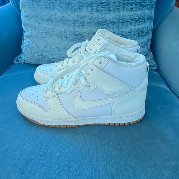 Nike Dunks High in Cream - Picture 4 of 7